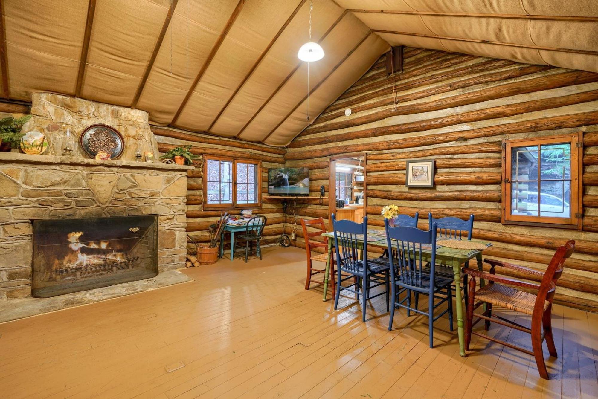 Russell Cabin Logan Exterior photo