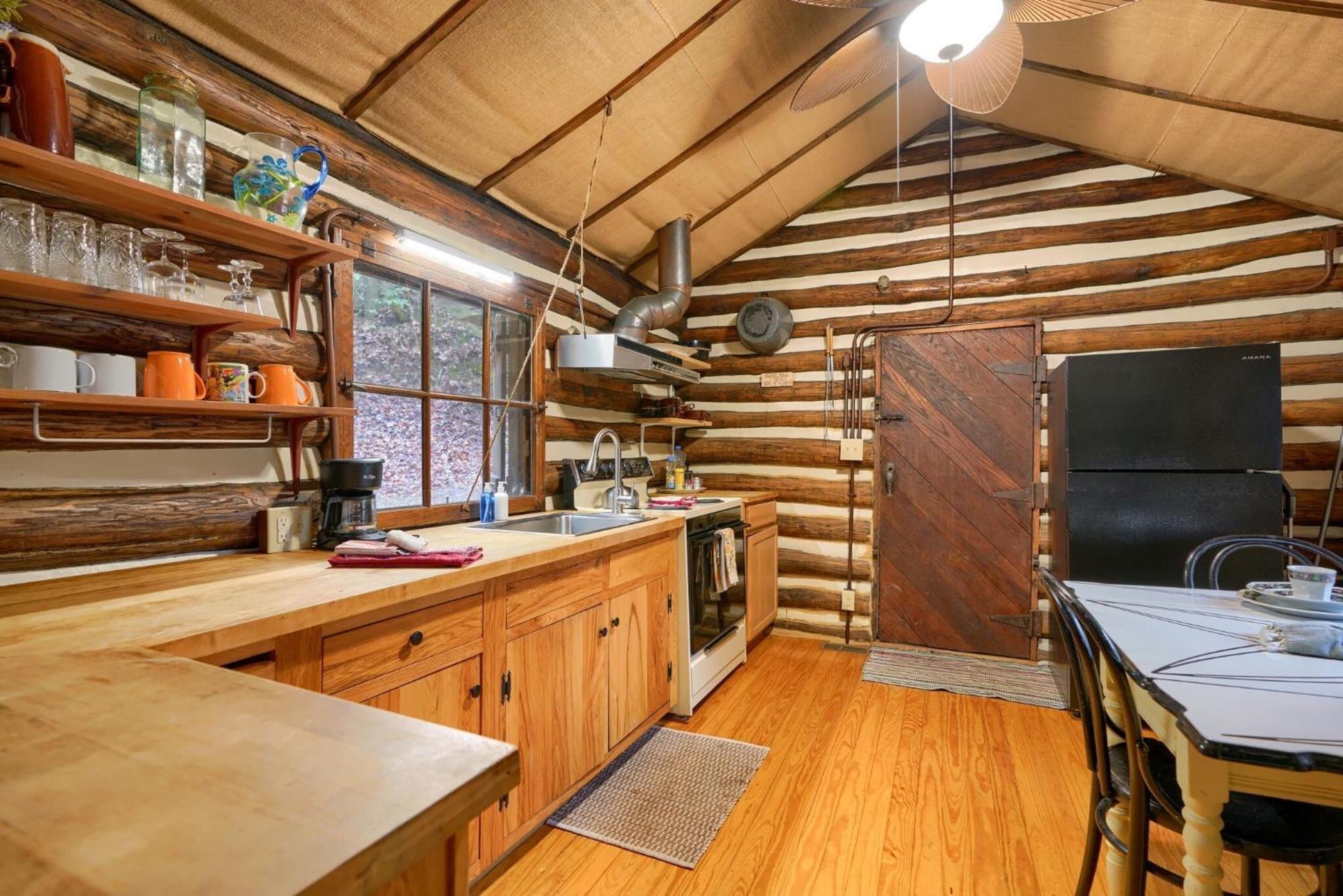 Russell Cabin Logan Exterior photo