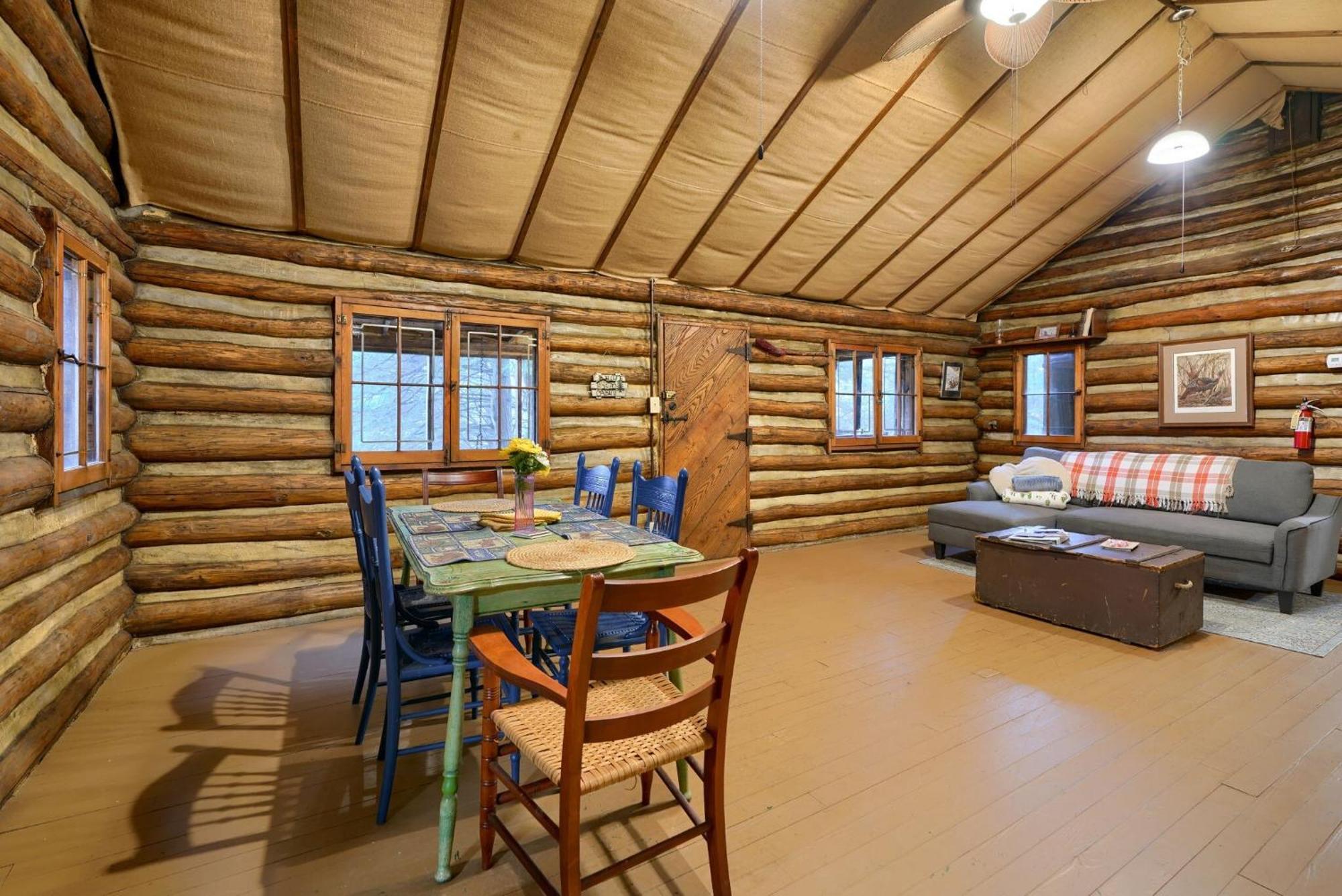 Russell Cabin Logan Exterior photo